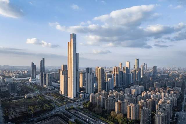  超高层建筑防火技术新突破：南京紫金金融中心416.6米消防系统全解析 房产家居