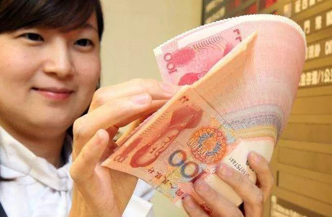  邻居王姐乐坏了：人民币升值这半年，我们家悄悄省下了一辆车钱 情感心理