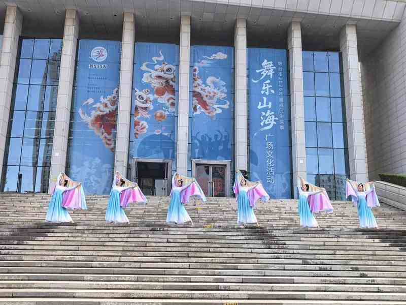  那个在广场上被秧歌大爷拉进队伍的大姐，后来怎么样了？ 情感心理